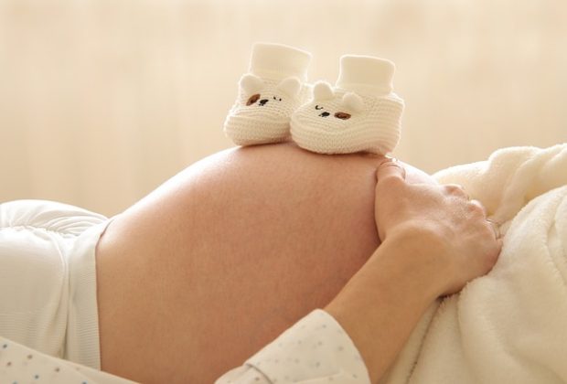 Jak oznajmić najbliższym swoją ciążę? Poznajcie fajne sposoby i uczyńcie ten dzień jeszcze bardziej wyjątkowym