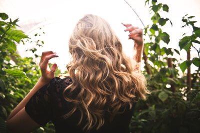 Prestylery do włosów: Sekret pięknych fryzur na wyciągnięcie ręki